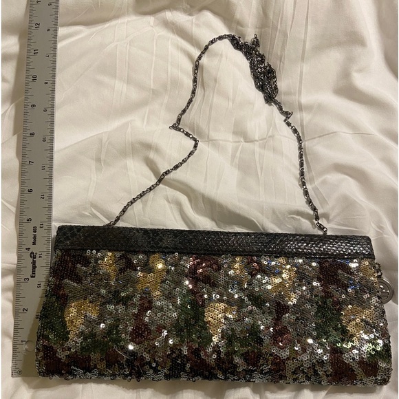 BIG BUDDA Sequined Camo Clutch - Picture 3 of 8